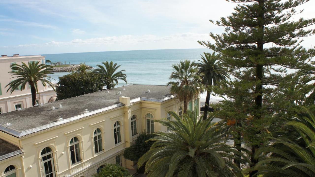 Regina Sur La Plage Menton Kültér fotó